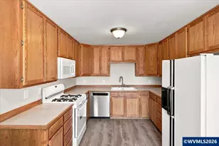 486 Oregon St, Lebanon, OR 97355 - Photo 7