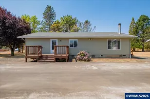 486 Oregon St, Lebanon, OR 97355 - Photo 3