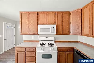 486 Oregon St, Lebanon, OR 97355 - Photo 9