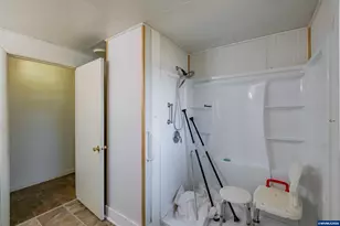 183 W Cedar Dr, Lebanon, OR 97355 - Photo 25