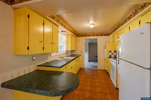 183 W Cedar Dr, Lebanon, OR 97355 - Photo 11