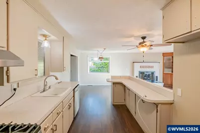 1091 SE 3rd Av, Mill City, OR 97360 - Photo 11