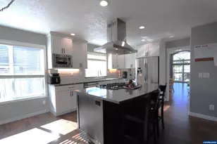752 Merlot Ave NE, Keizer, OR 97303 - Photo 5