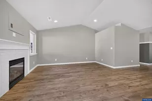 548 Adam St NW, Albany, OR 97321 - Photo 3