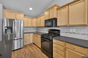 548 Adam St NW, Albany, OR 97321 - Photo 5