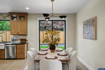 2094 SE Arrowwood Av, Dallas, OR 97338 - Photo 17