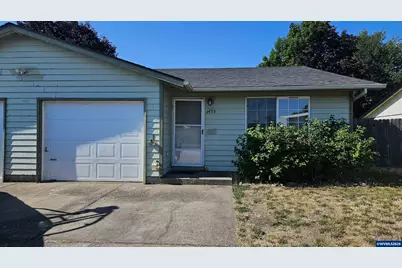 1453 W Locust St, Stayton, OR 97383 - Photo 3