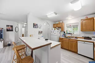 783 W Main St, Sheridan, OR 97378 - Photo 5
