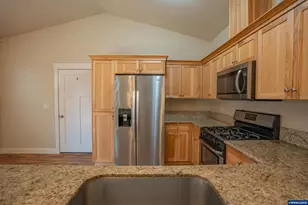 4321 Citabria Street, Sweet Home, OR 97386 - Photo 7