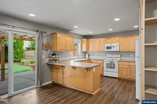 1227 SE Rivergreen Ave, Corvallis, OR 97333 - Photo 15