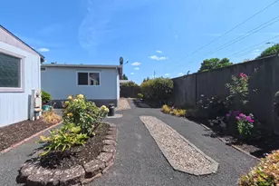 1055 Lockhaven Dr N, Keizer, OR 97303 - Photo 31