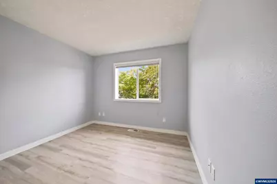 1475 Orchardview Dr NW, Salem, OR 97304 - Photo 17