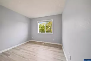 1475 Orchardview Dr NW, Salem, OR 97304 - Photo 17