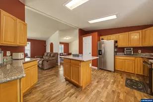 15645 S Tall Timber Ln, Molalla, OR 97038 - Photo 9