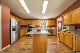 15645 S Tall Timber Ln, Molalla, OR 97038 - Photo 11