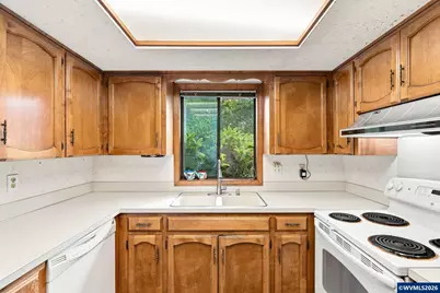 473 Suncrest Av NW, Salem, OR 97304 - Photo 9