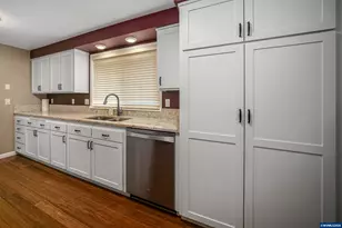 1639 Nut Tree Dr NW, Salem, OR 97304 - Photo 17