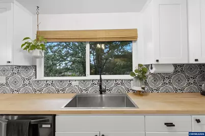 5711 W A St, West Linn, OR 97068 - Photo 15