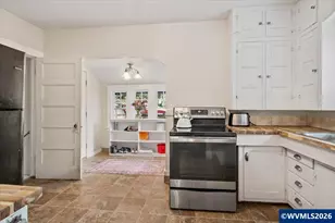 375 23rd St SE, Salem, OR 97301 - Photo 9