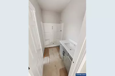 981 W Washington St, Carlton, OR 97111 - Photo 5