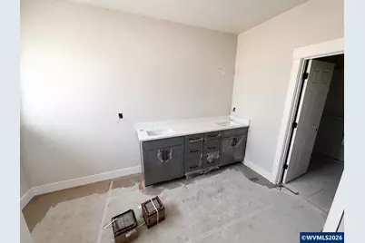 981 W Washington St, Carlton, OR 97111 - Photo 9