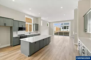 981 W Washington St, Carlton, OR 97111 - Photo 9