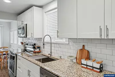2210 4th St NE, Salem, OR 97301 - Photo 7