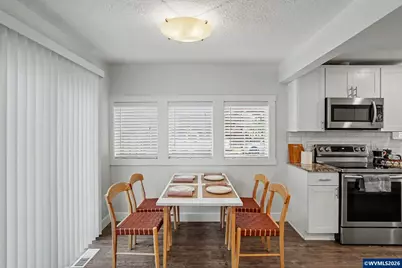 2210 4th St NE, Salem, OR 97301 - Photo 11