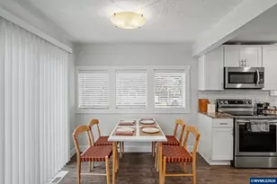 2210 4th St NE, Salem, OR 97301 - Photo 11
