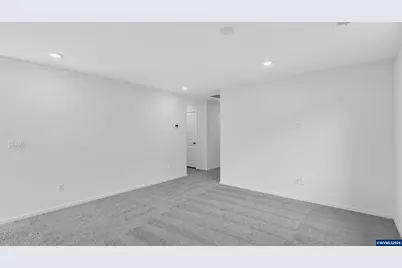 658 Minnesota St, Lebanon, OR 97355 - Photo 9