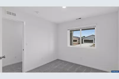 658 Minnesota St, Lebanon, OR 97355 - Photo 23