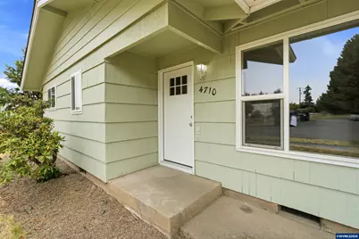 4710 12th Av NE, Keizer, OR 97303 - Photo 3