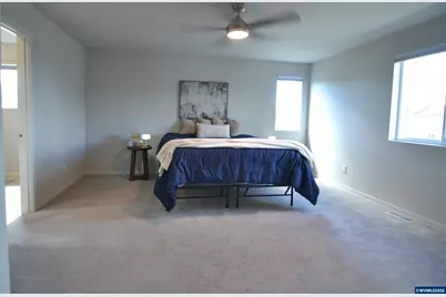 603 Pickering Ln, Woodburn, OR 97071 - Photo 17