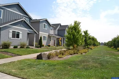 603 Pickering Ln, Woodburn, OR 97071 - Photo 3