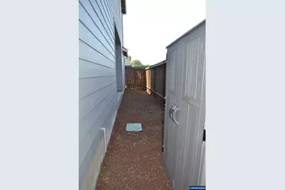 603 Pickering Ln, Woodburn, OR 97071 - Photo 27