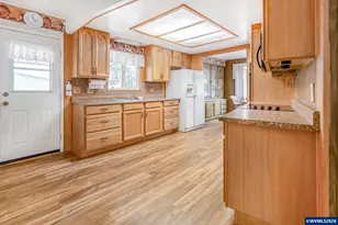 1418 Pine St NE, Silverton, OR 97381 - Photo 17