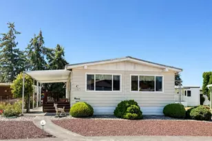 1418 Pine St NE, Silverton, OR 97381 - Photo 1