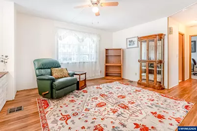 1418 Pine St NE #C, Silverton, OR 97381 - Photo 9