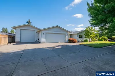 4727 San Francisco Dr NE, Salem, OR 97305 - Photo 1