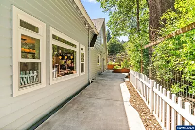 3700 NW Roosevelt Dr, Corvallis, OR 97330 - Photo 45
