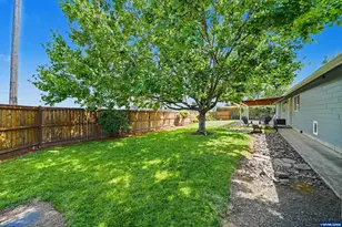 1002 S 37th Av, Albany, OR 97321 - Photo 3