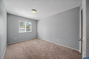 1002 S 37th Av, Albany, OR 97321 - Photo 17