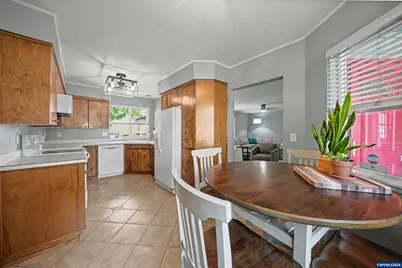 1002 S 37th Av, Albany, OR 97321 - Photo 9