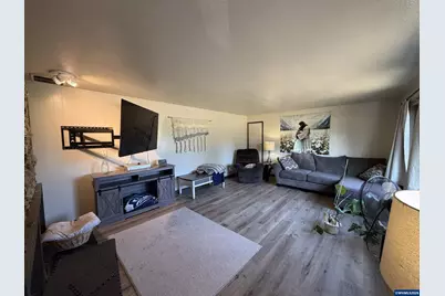 475 W Carolina St, Lebanon, OR 97355 - Photo 5