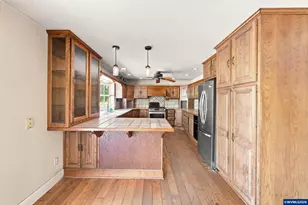 30875 S 5th St, Lebanon, OR 97355 - Photo 11