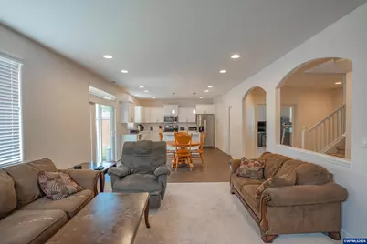 516 Churchill Downs St SE, Albany, OR 97322 - Photo 13