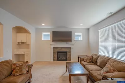 516 Churchill Downs St SE, Albany, OR 97322 - Photo 5