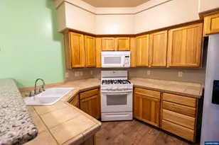 374 NW 25th St, Redmond, OR 97756 - Photo 15