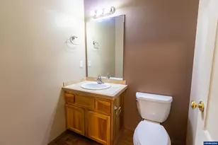 374 NW 25th St, Redmond, OR 97756 - Photo 19