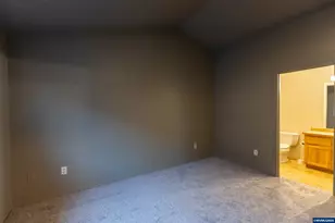 374 NW 25th St, Redmond, OR 97756 - Photo 39
